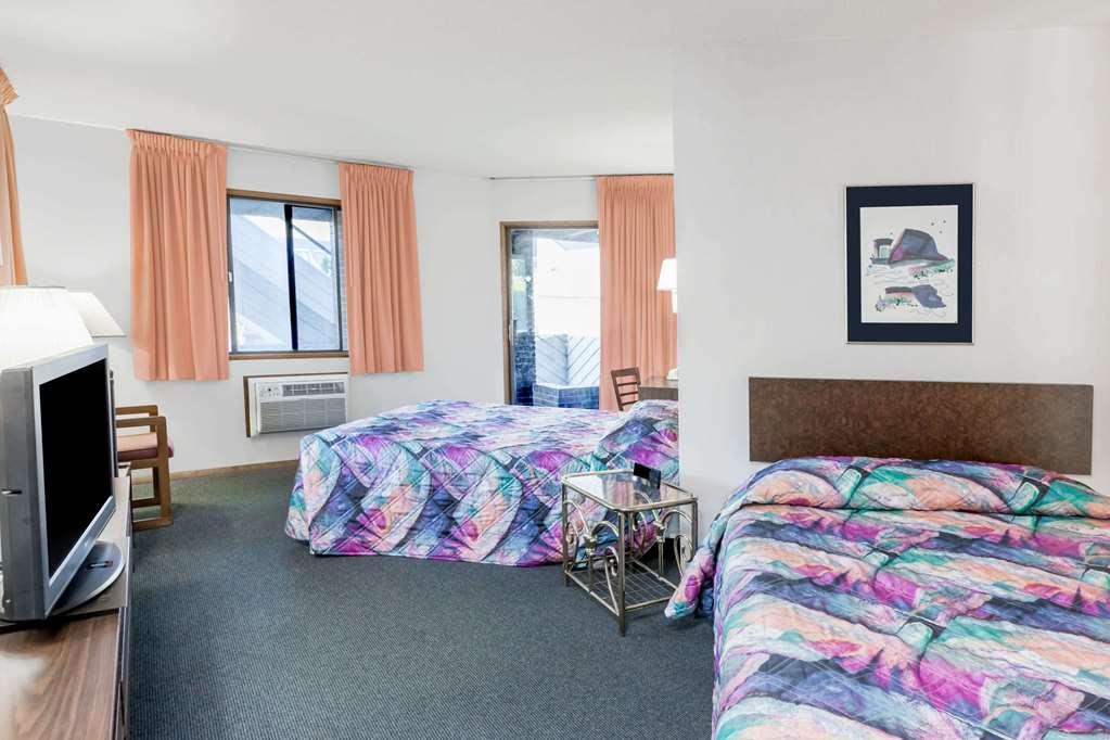 Knights Inn Mackinaw City Habitación foto