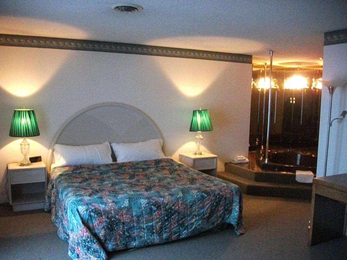 Knights Inn Mackinaw City Habitación foto